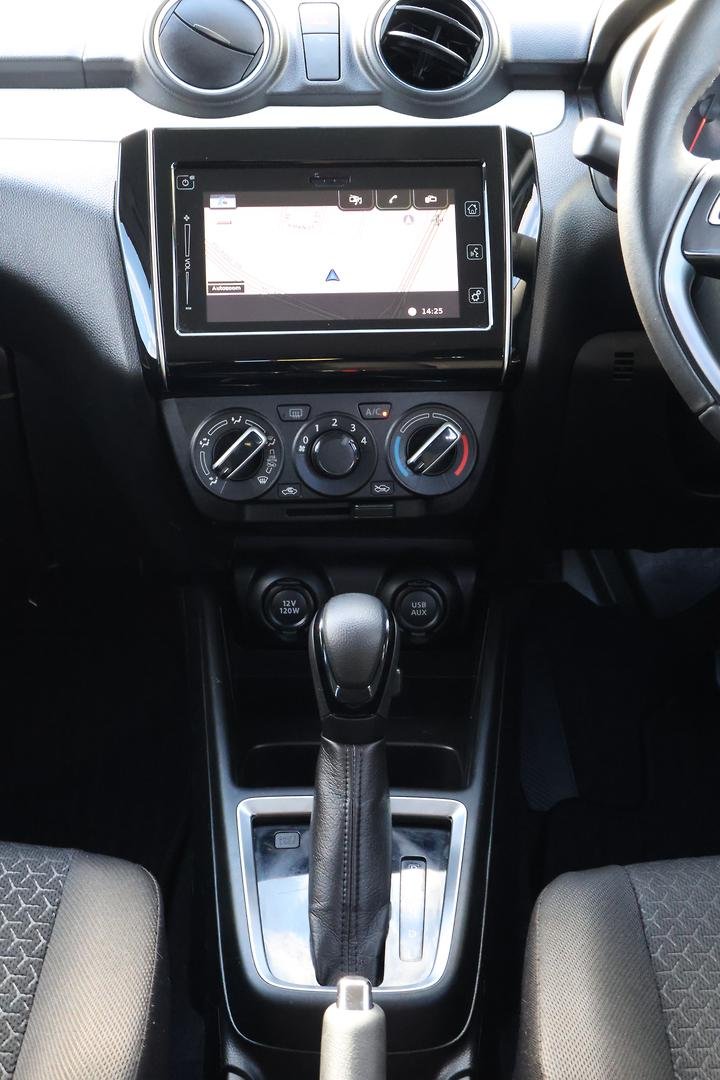 2017 Suzuki Swift GL Navigator AZ image 17
