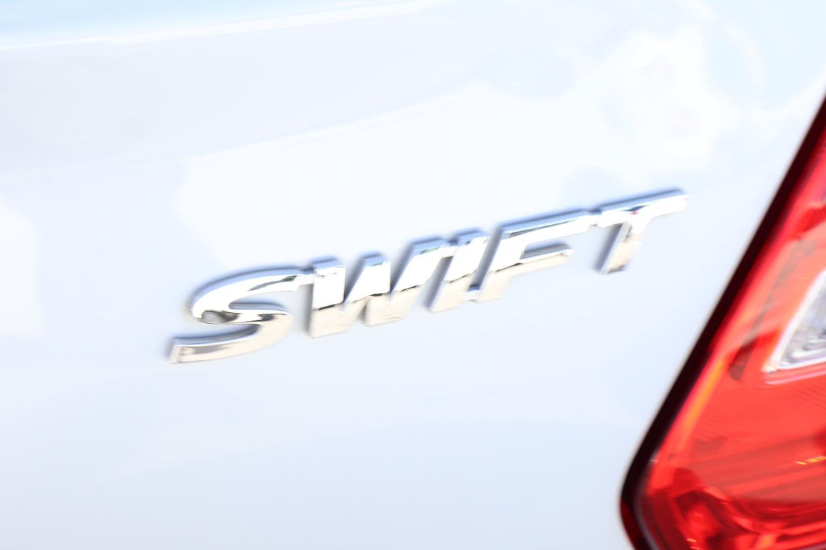 2017 Suzuki Swift GL Navigator AZ image 28