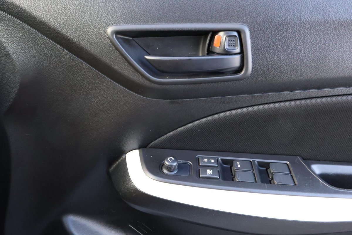 2017 Suzuki Swift GL Navigator AZ image 20