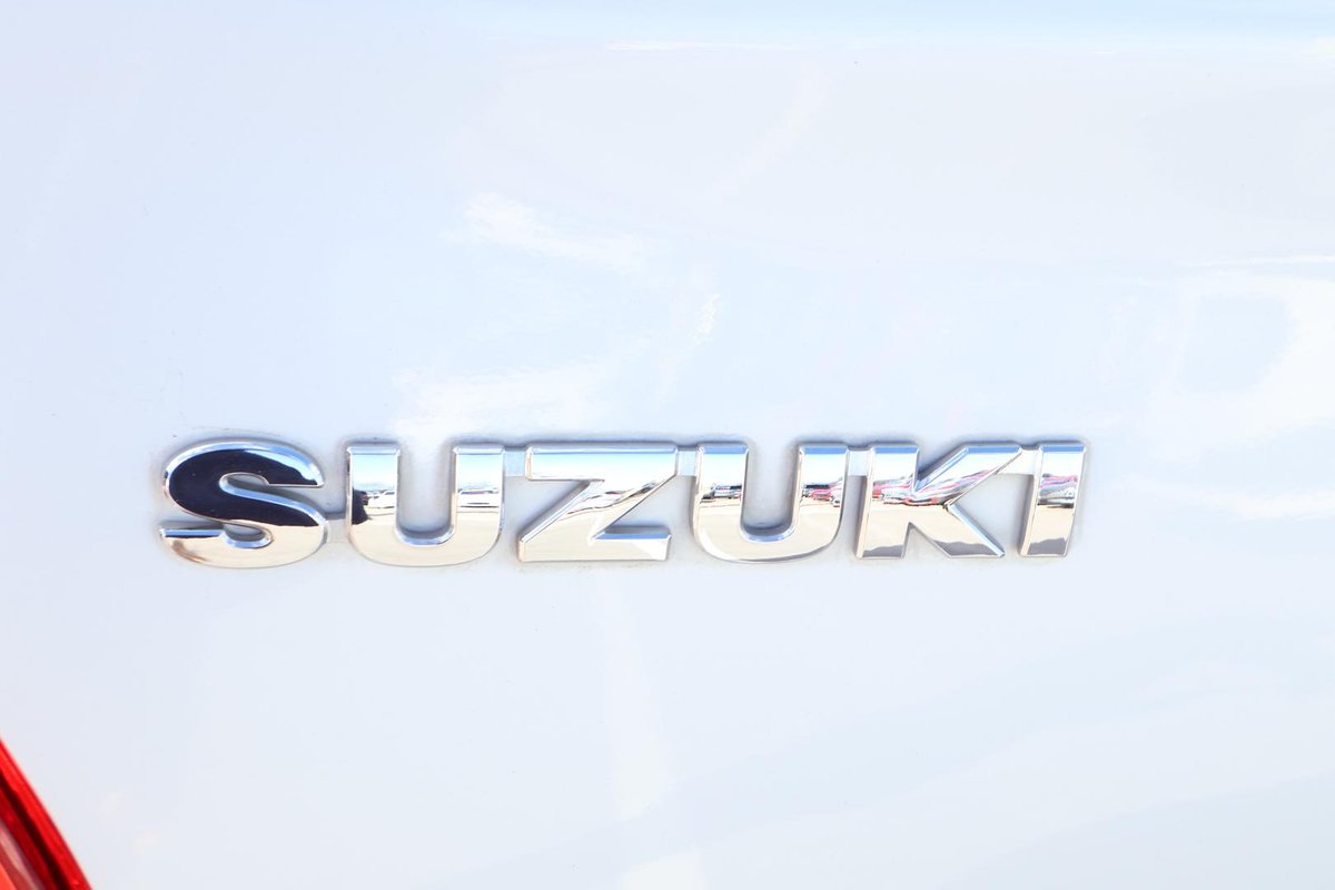 2017 Suzuki Swift GL Navigator AZ image 27