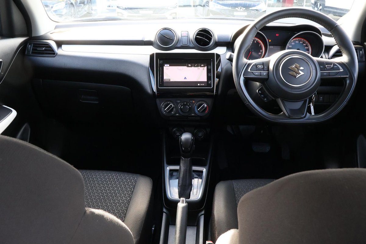 2017 Suzuki Swift GL Navigator AZ image 8