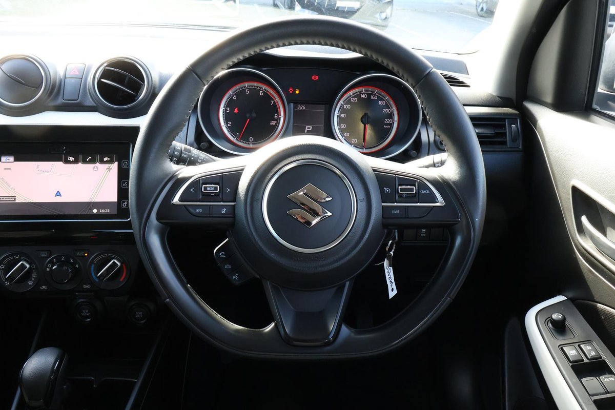 2017 Suzuki Swift GL Navigator AZ image 9