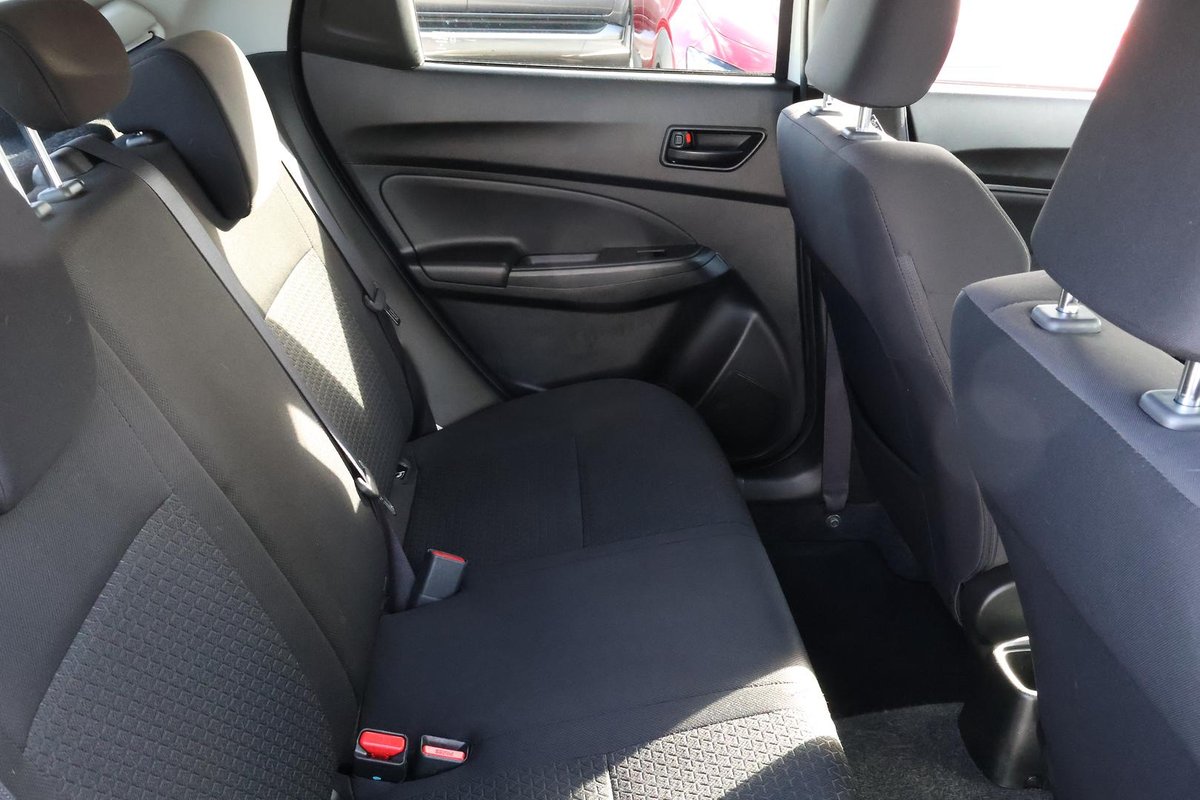 2017 Suzuki Swift GL Navigator AZ image 21