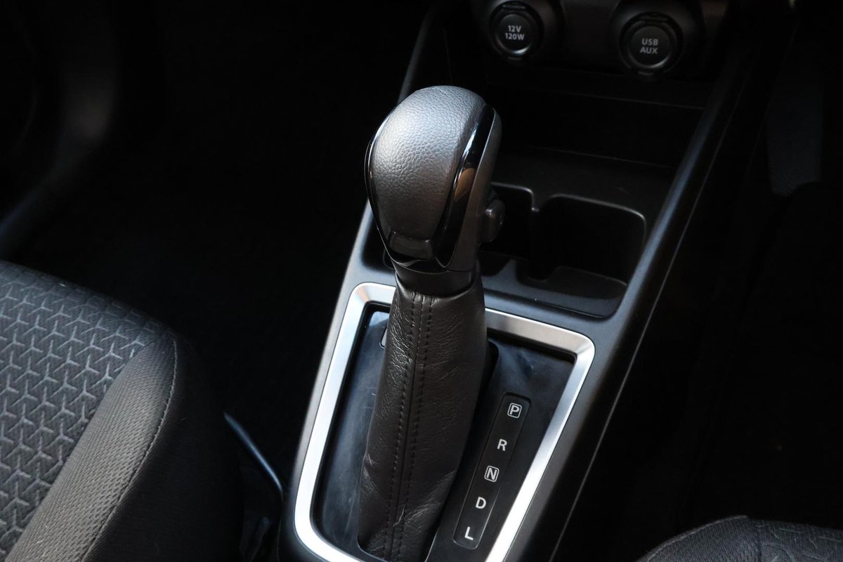 2017 Suzuki Swift GL Navigator AZ image 19