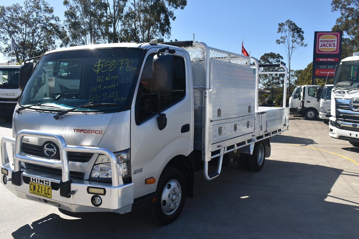 2018 Hino 300 Series