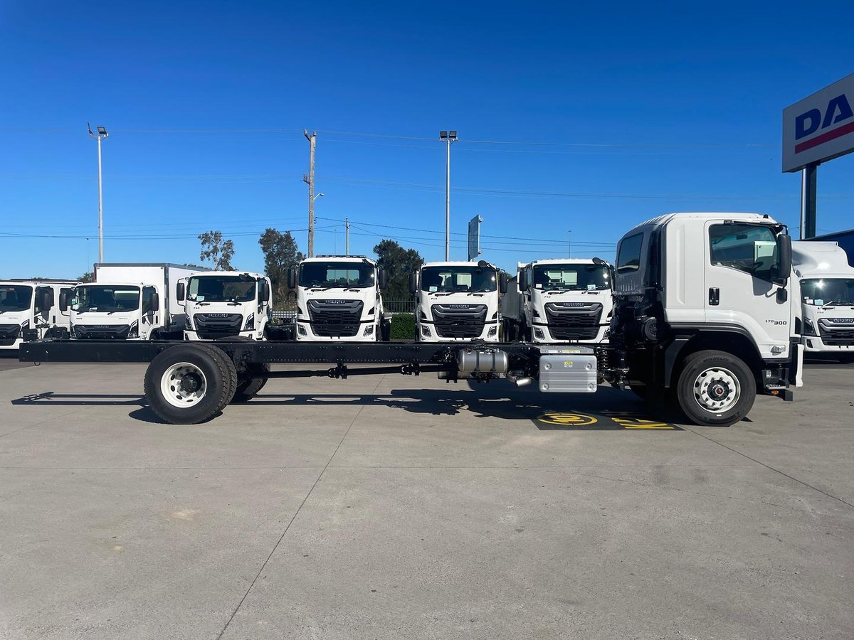 2026 Isuzu F Series image 9