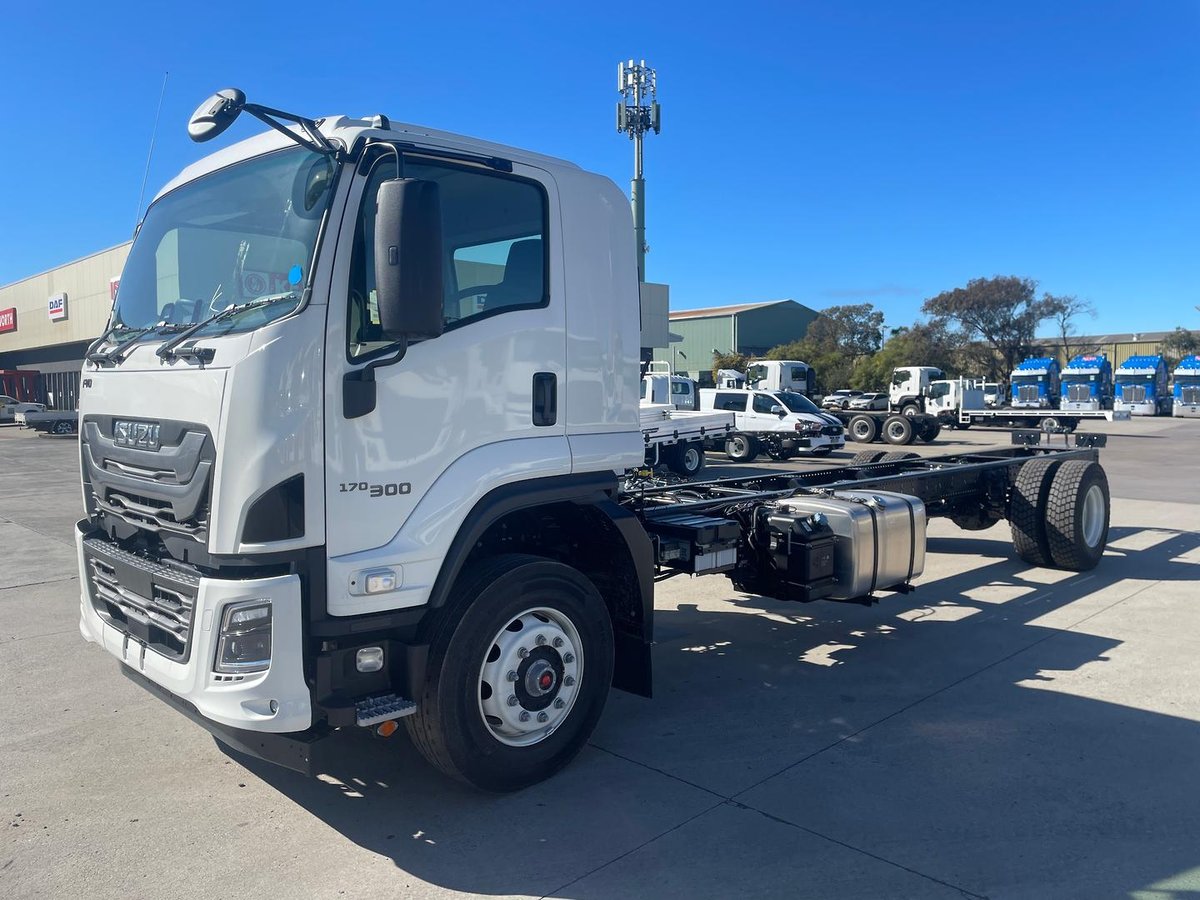 2026 Isuzu F Series image 3