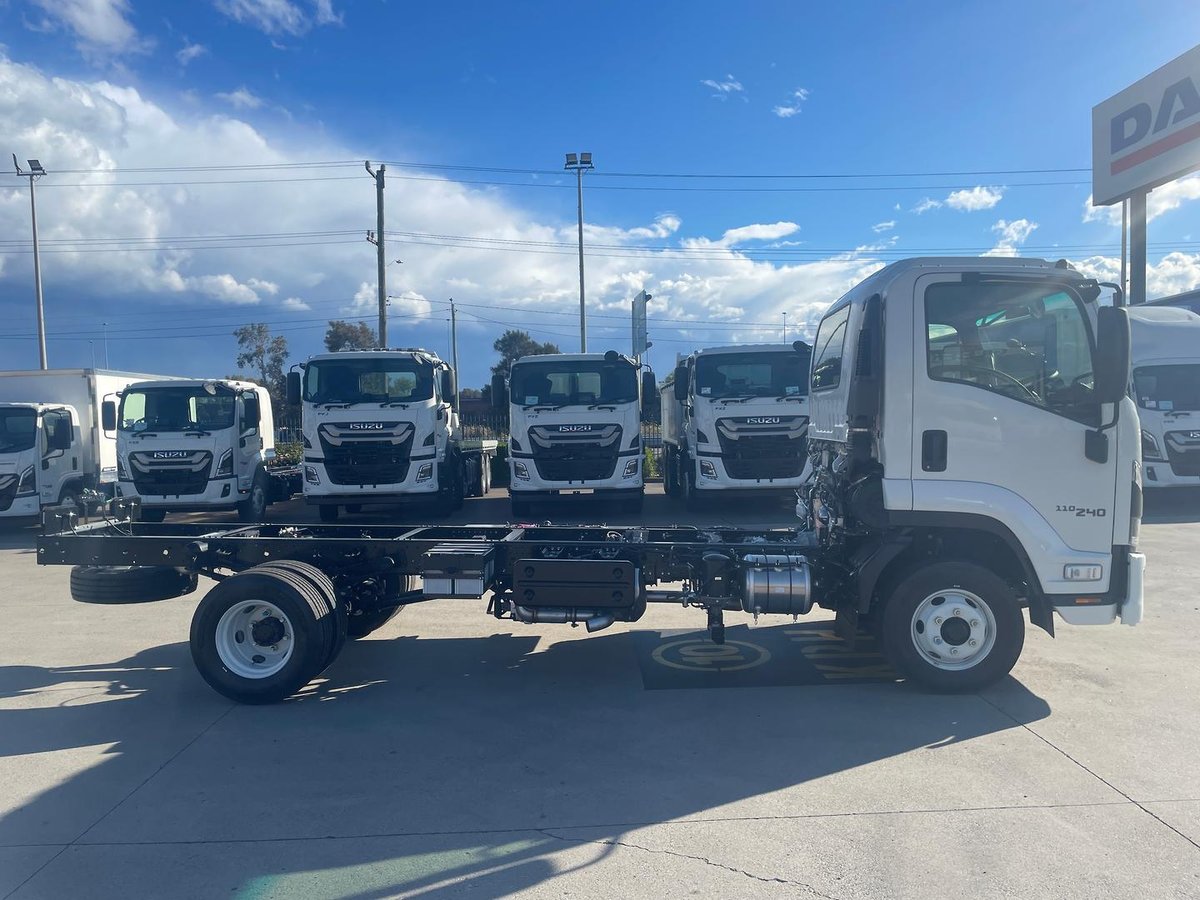 2026 Isuzu F Series image 10