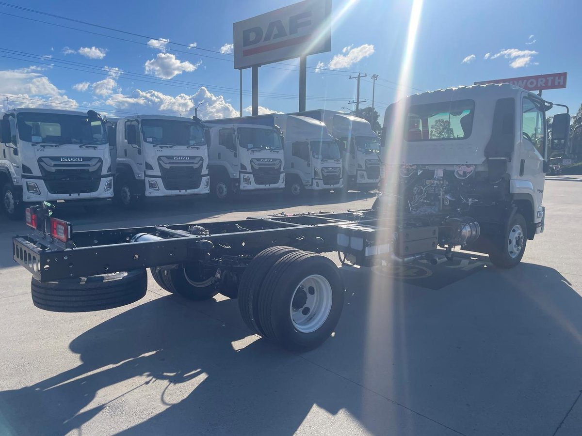 2026 Isuzu F Series image 9