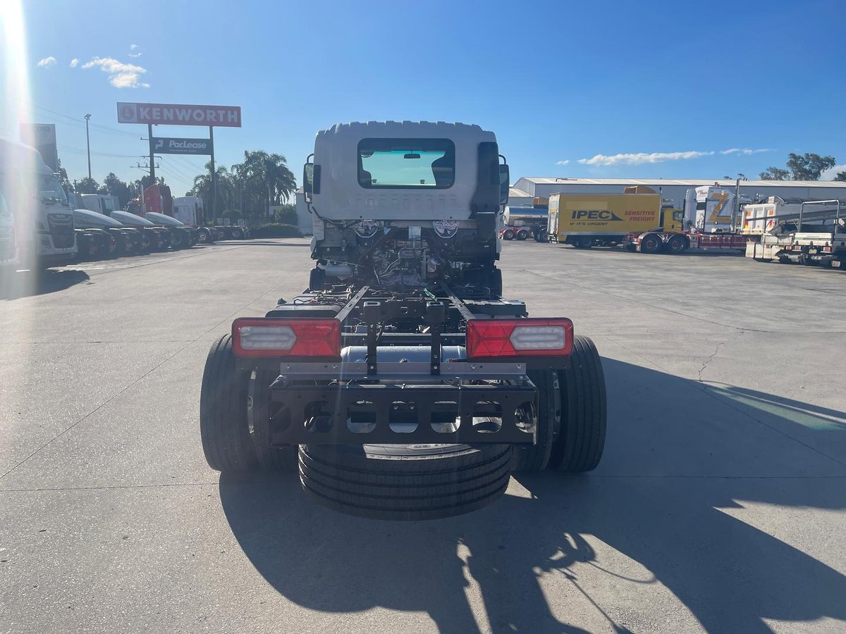 2026 Isuzu F Series image 7