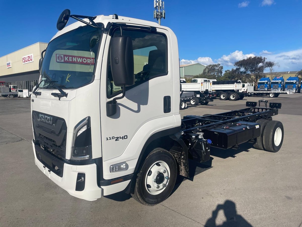 2026 Isuzu F Series image 4