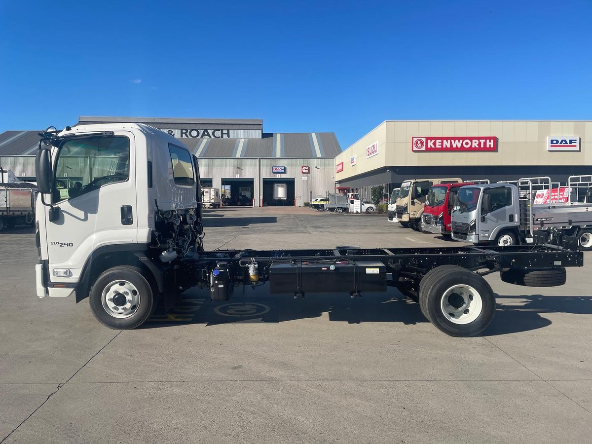 2026 Isuzu F Series image 5