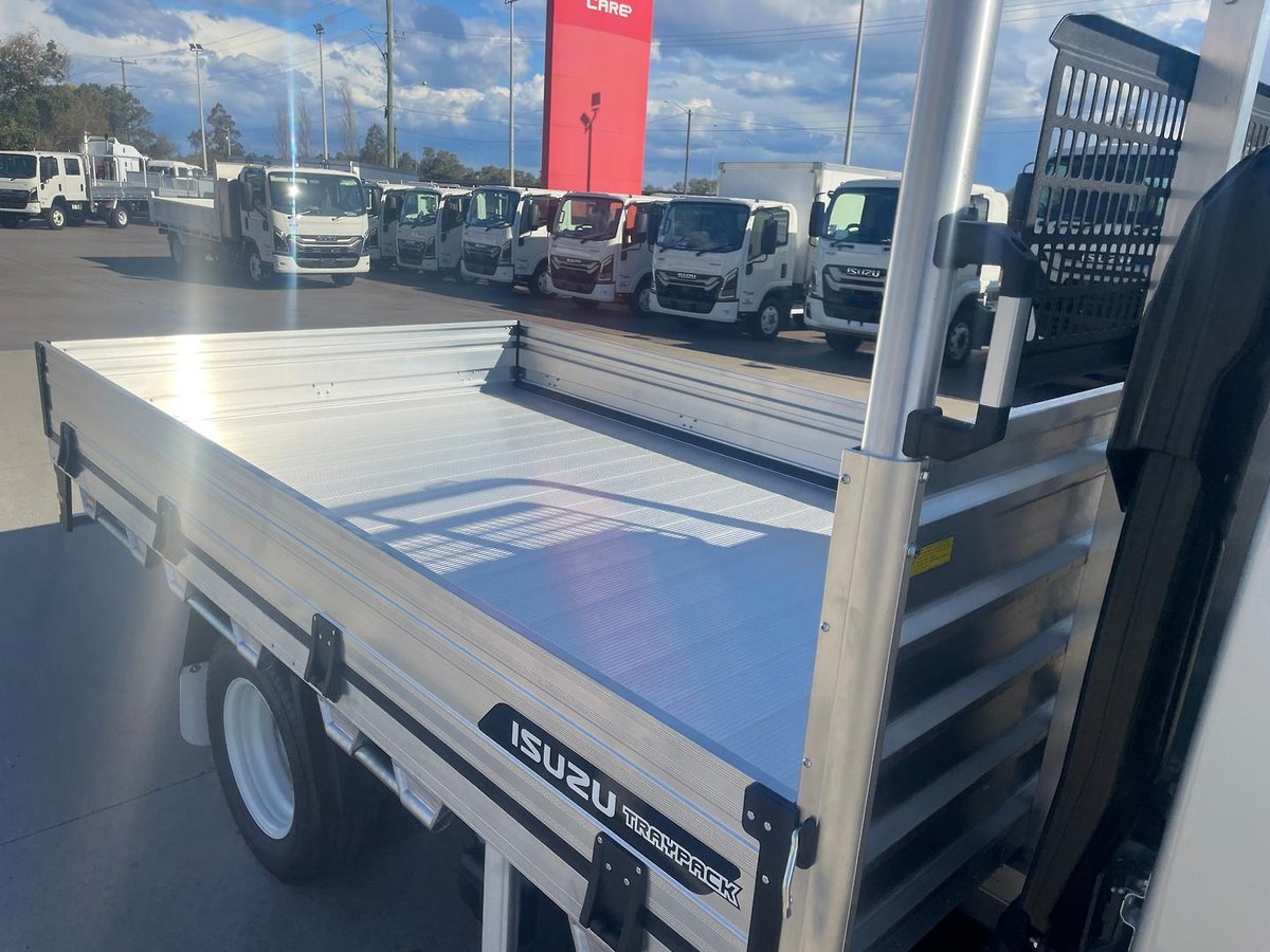 2026 Isuzu N Series image 11