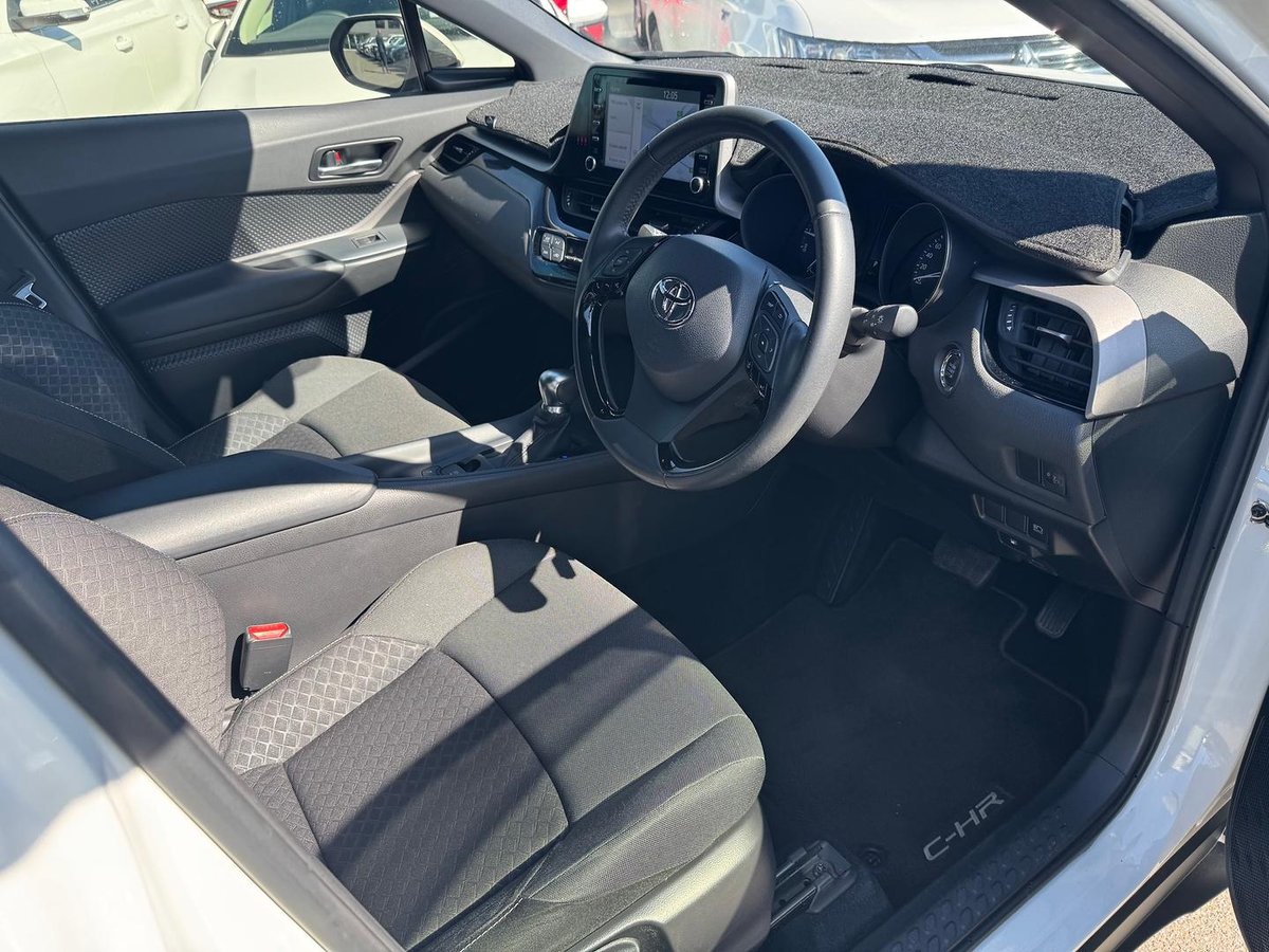 2020 Toyota C-HR NGX10R image 8