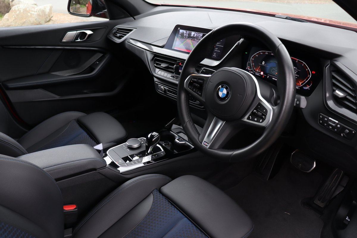 2022 BMW 1 Series 118i Sport Collection F40 image 14