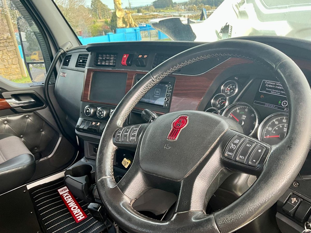 2022 Kenworth T410 image 21