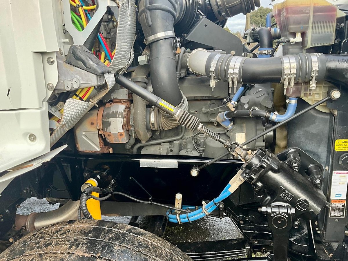2022 Kenworth T410 image 11