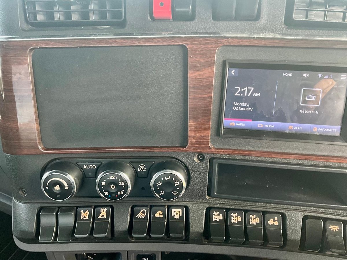 2022 Kenworth T410 image 22
