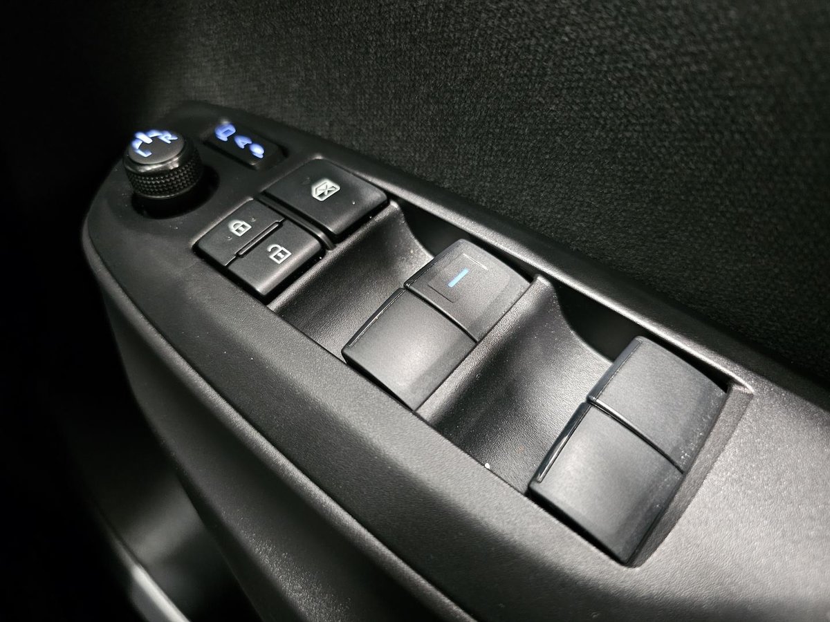 2021 Toyota Yaris Cross GX MXPJ15R AWD image 23