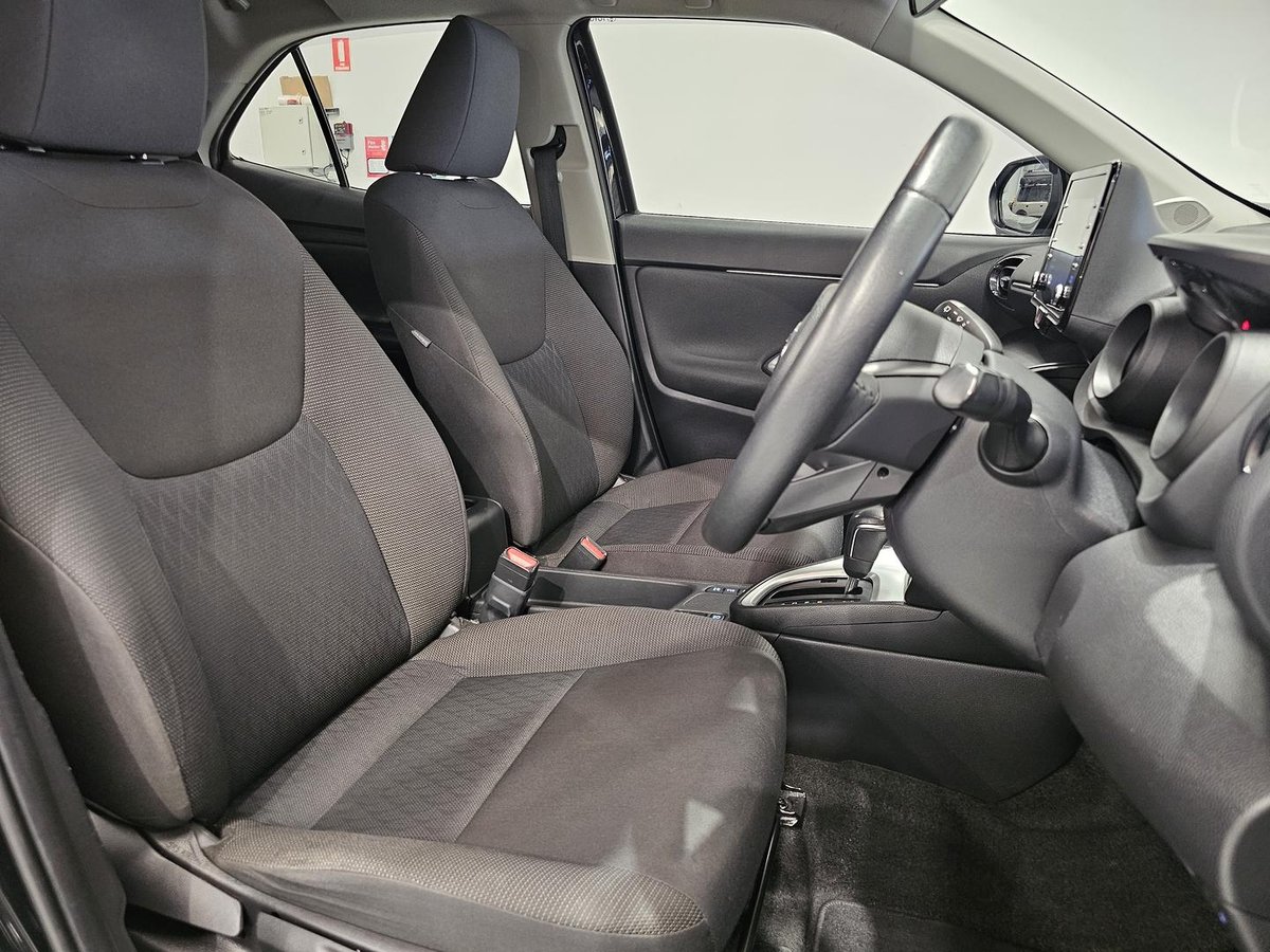 2021 Toyota Yaris Cross GX MXPJ15R AWD image 11