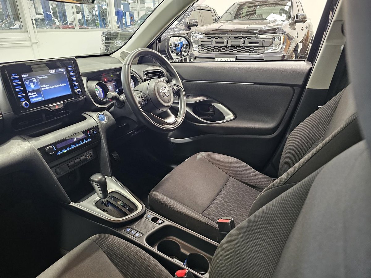2021 Toyota Yaris Cross GX MXPJ15R AWD image 27