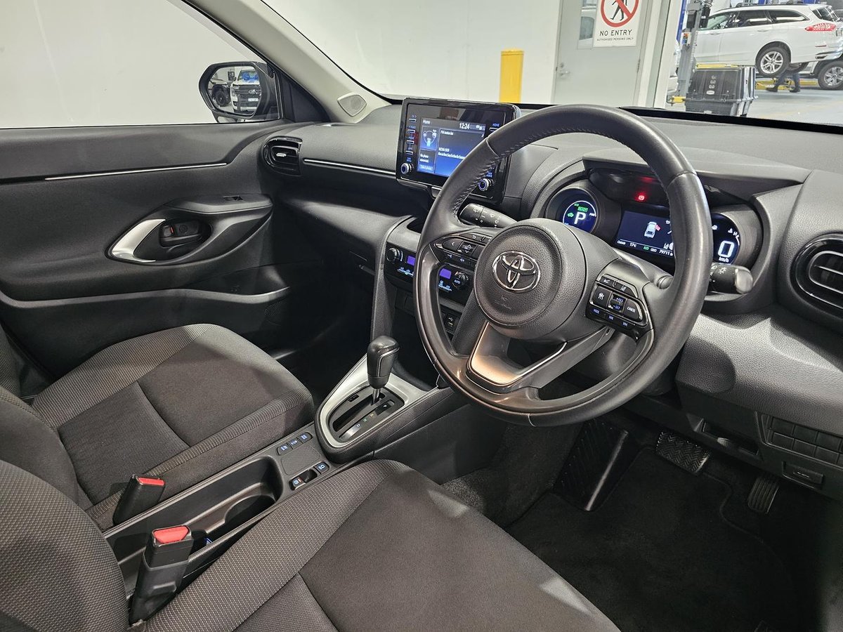 2021 Toyota Yaris Cross GX MXPJ15R AWD image 10