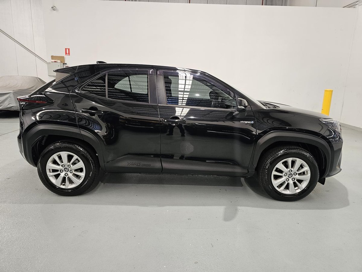 2021 Toyota Yaris Cross GX MXPJ15R AWD image 6