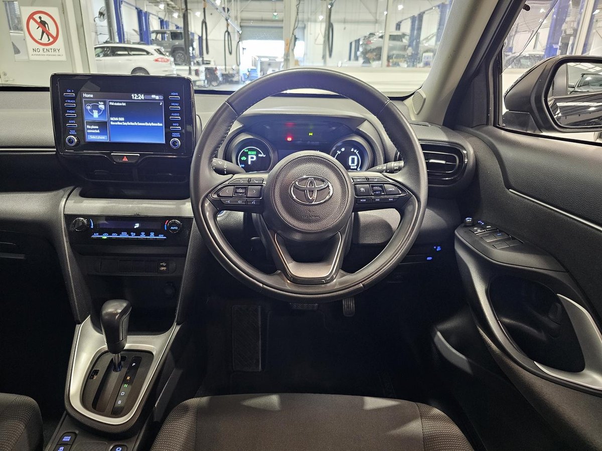 2021 Toyota Yaris Cross GX MXPJ15R AWD image 12