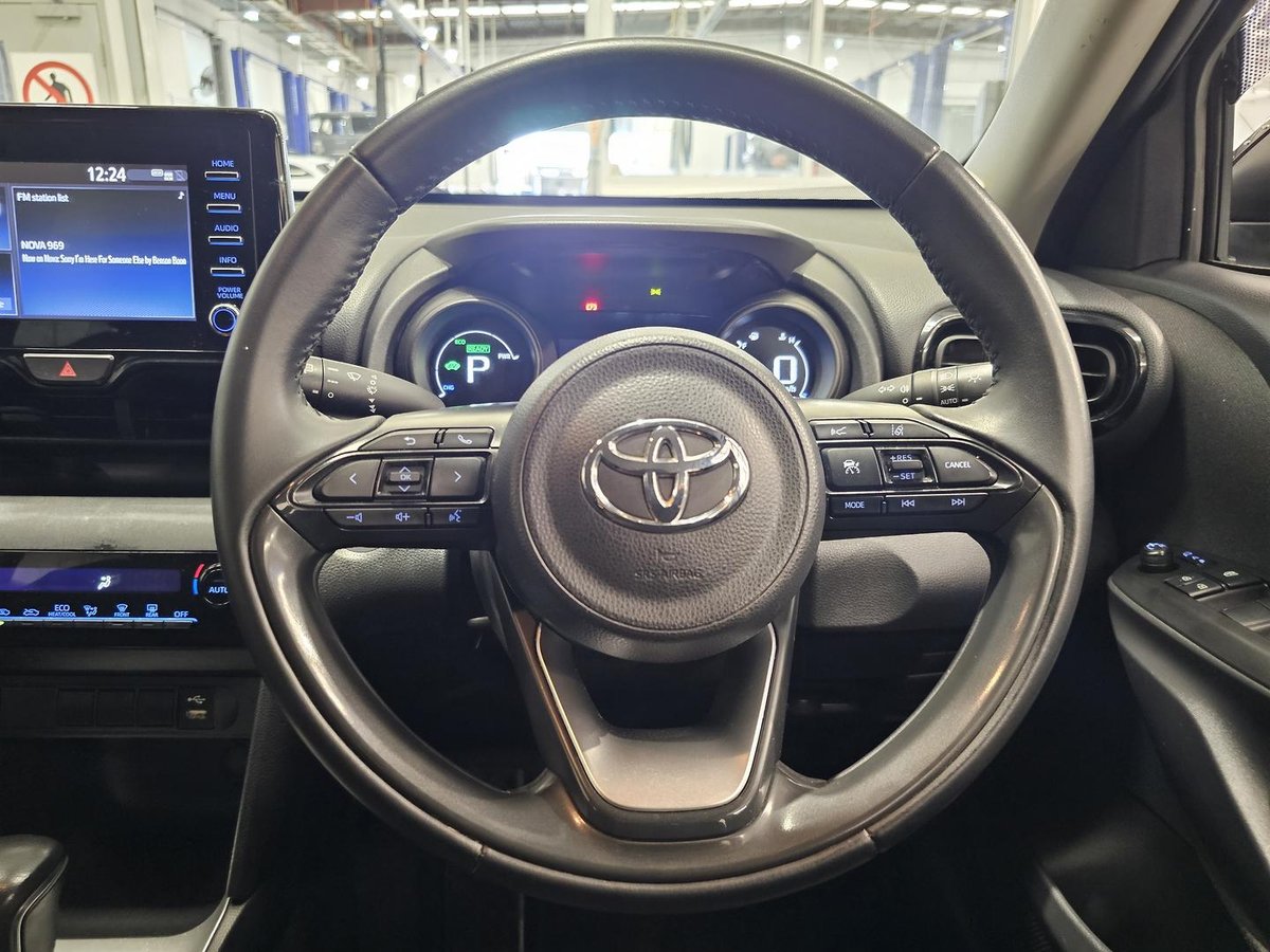 2021 Toyota Yaris Cross GX MXPJ15R AWD image 13