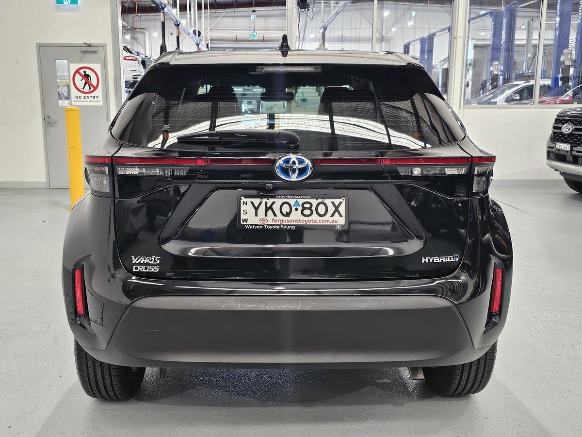 2021 Toyota Yaris Cross GX MXPJ15R AWD image 8