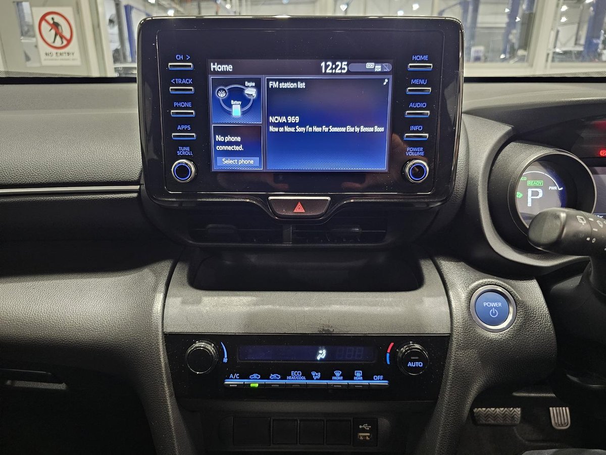 2021 Toyota Yaris Cross GX MXPJ15R AWD image 17
