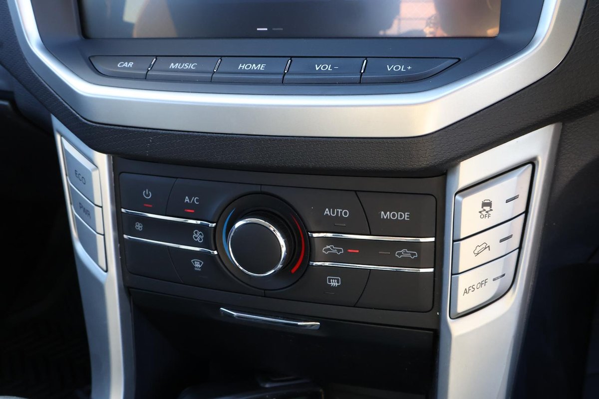 2020 LDV T60 PRO SK8C 4X4 Dual Range image 17