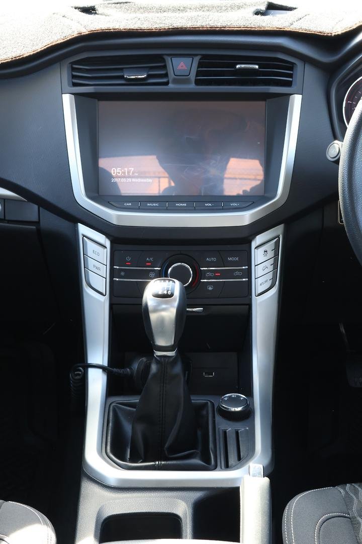 2020 LDV T60 PRO SK8C 4X4 Dual Range image 16