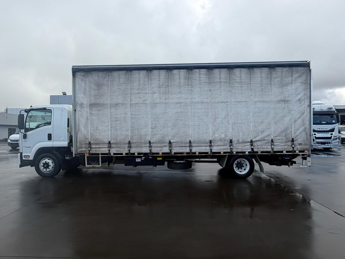 2017 Isuzu F Series FSR140/120-260 image 3