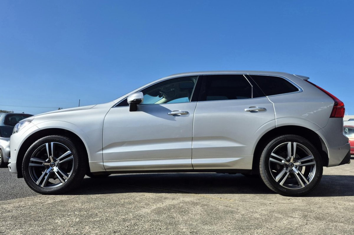 2020 Volvo XC60 D4 Momentum MY21 AWD image 30