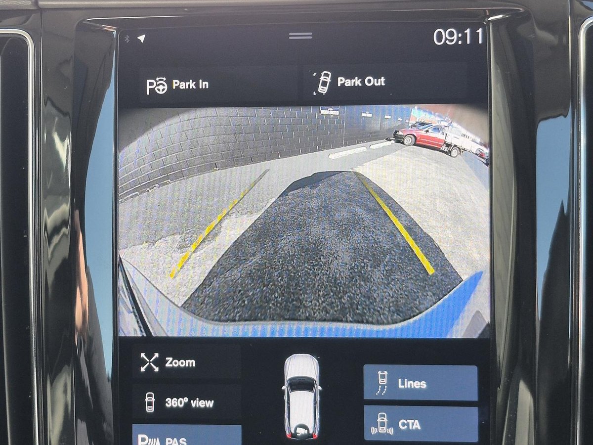 2020 Volvo XC60 D4 Momentum MY21 AWD image 23