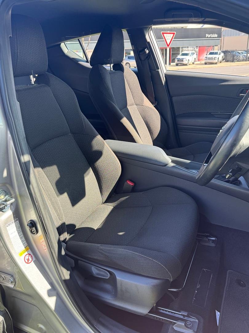 2019 Toyota C-HR NGX10R image 10