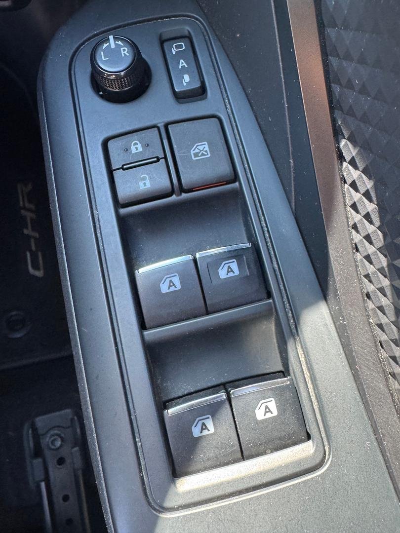 2019 Toyota C-HR NGX10R image 19