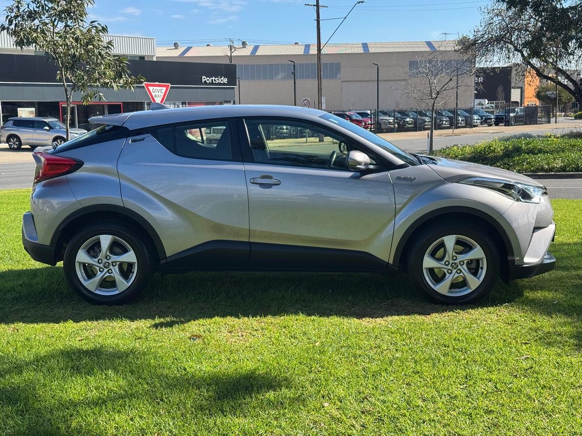 2019 Toyota C-HR NGX10R image 8