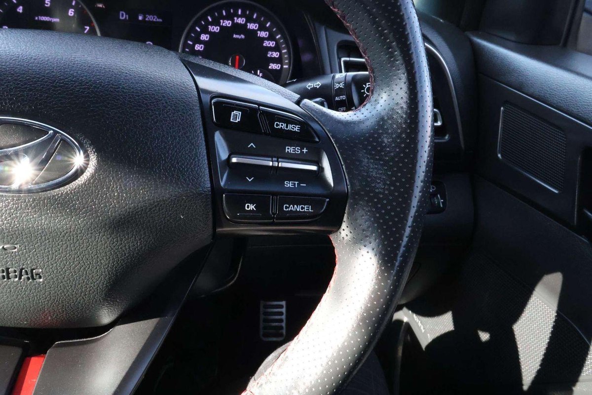 2018 Hyundai Elantra SR Turbo AD MY18 image 18