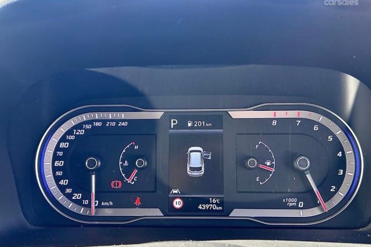 2017 Mitsubishi Pajero Sport image 10