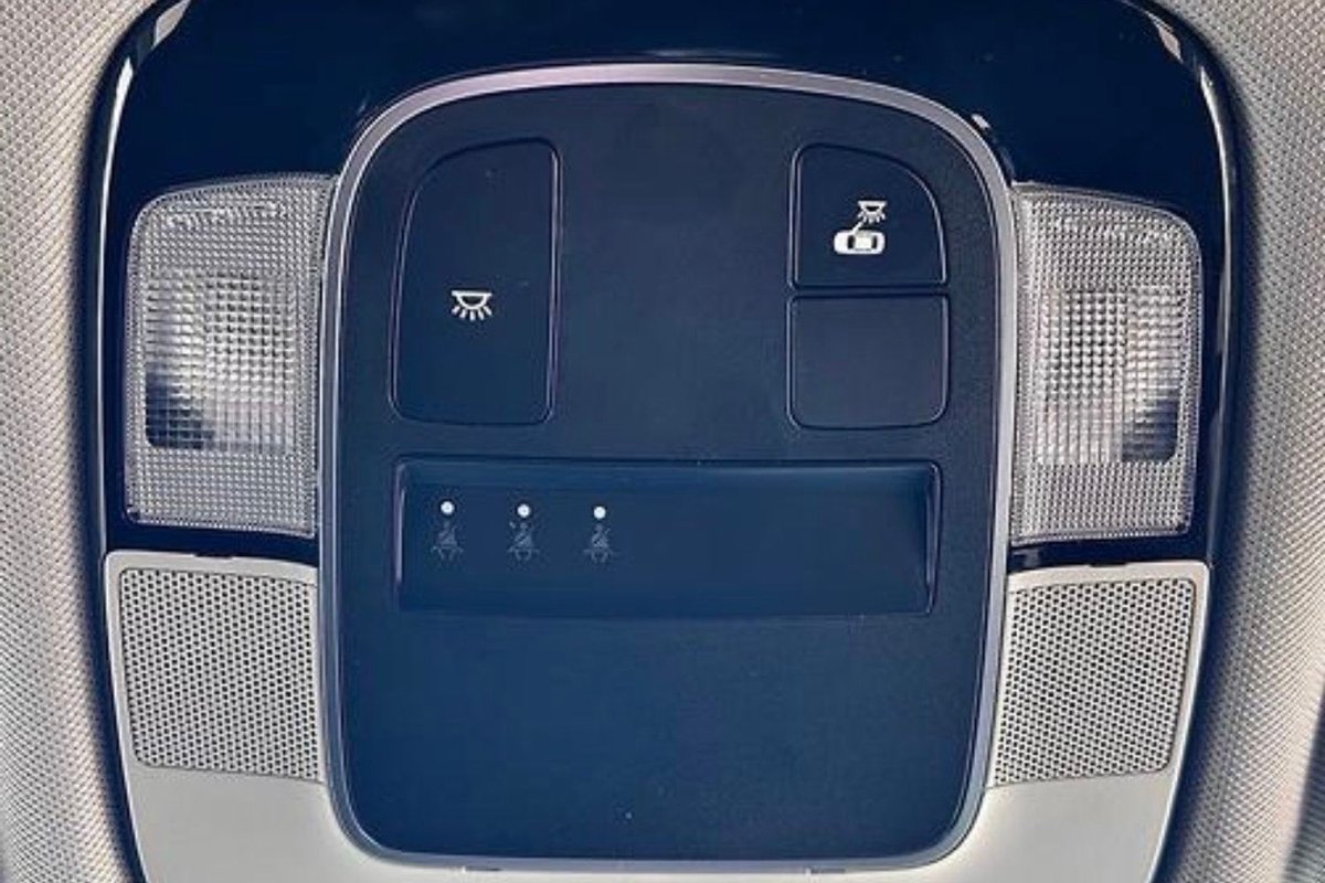 2017 Mitsubishi Pajero Sport image 15