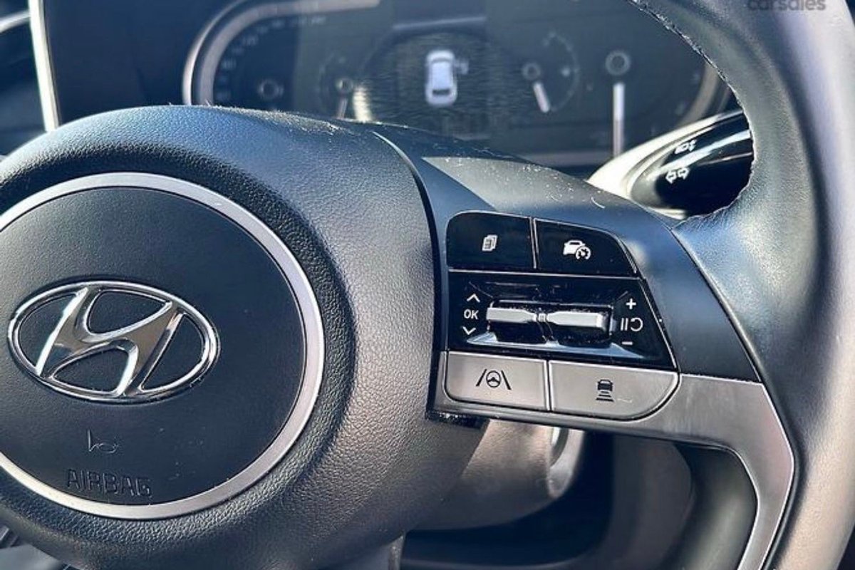 2017 Mitsubishi Pajero Sport image 17