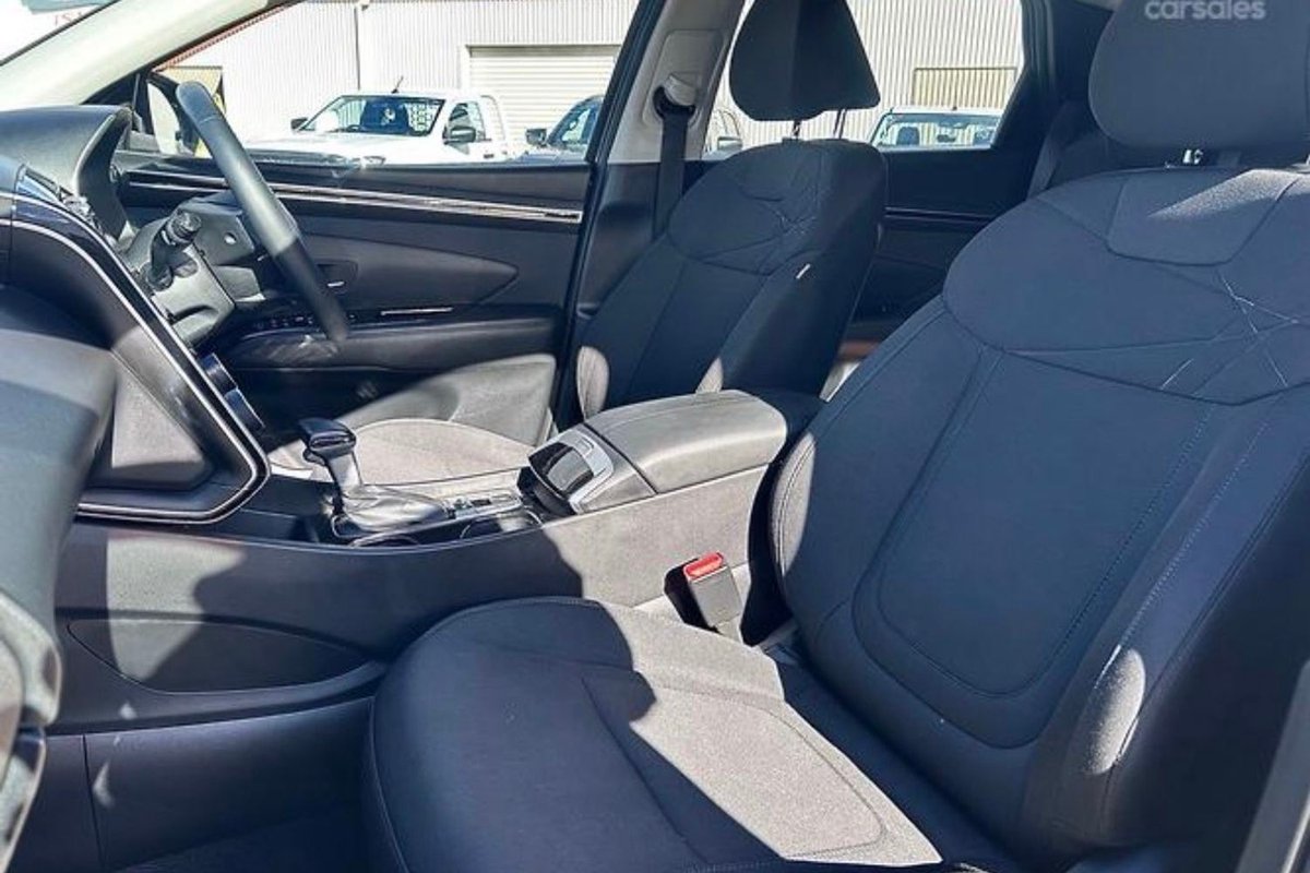 2017 Mitsubishi Pajero Sport image 23