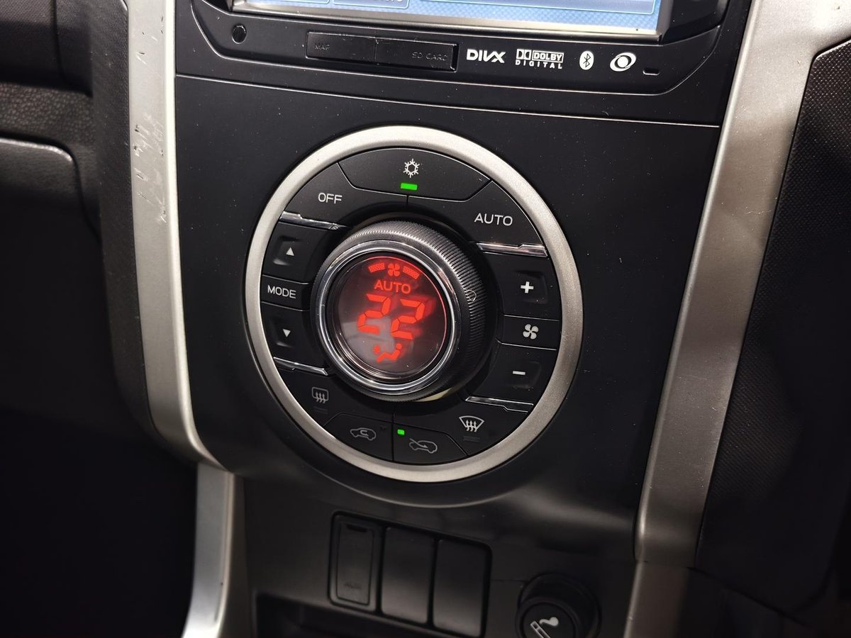 2014 Isuzu MU-X LS-T MY14 4X4 Dual Range image 12