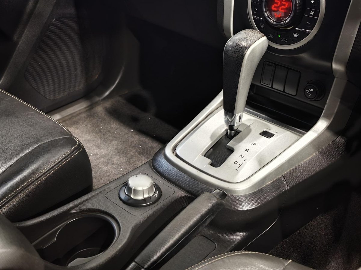 2014 Isuzu MU-X LS-T MY14 4X4 Dual Range image 13