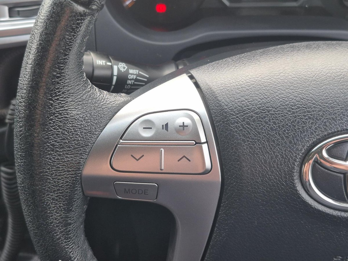 2015 Toyota Hilux SR5 KUN26R MY14 4X4 Dual Range image 13