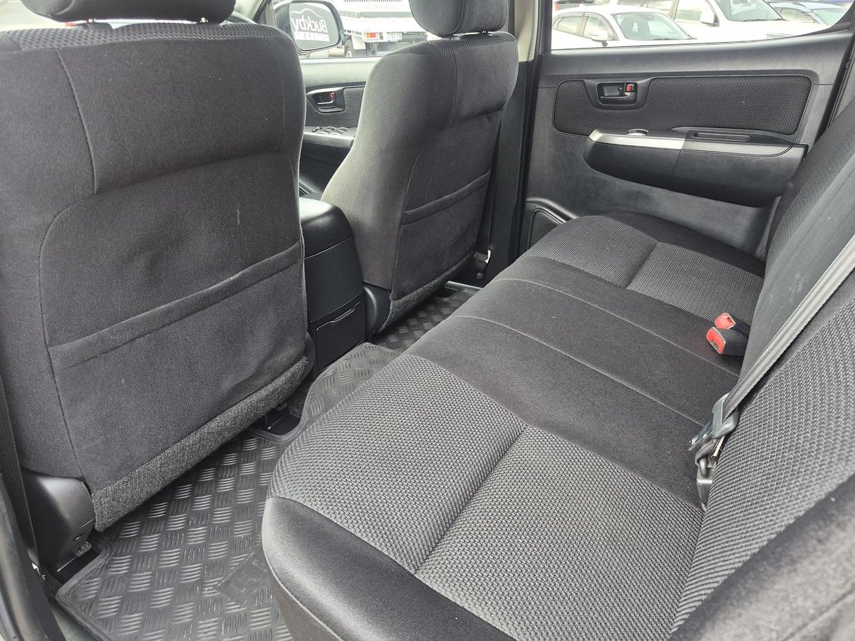 2015 Toyota Hilux SR5 KUN26R MY14 4X4 Dual Range image 8