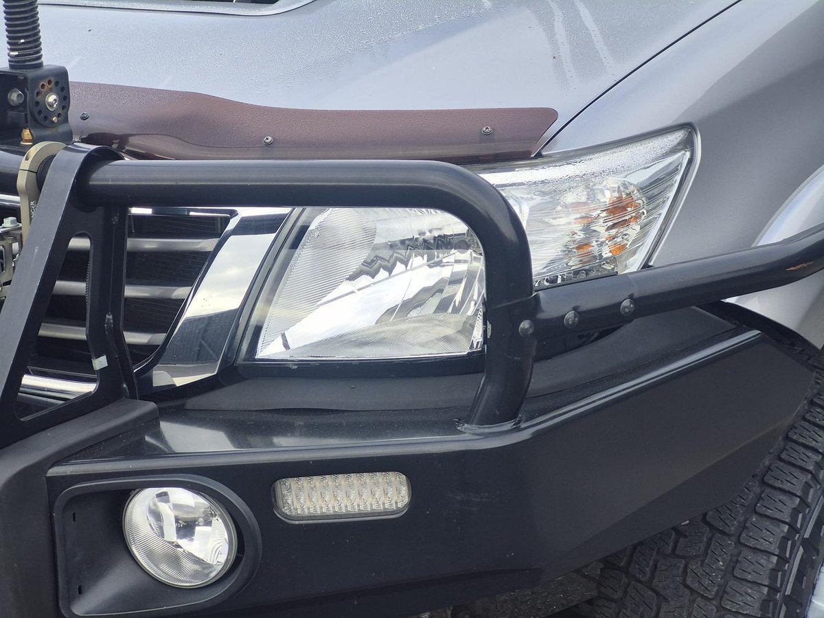 2015 Toyota Hilux SR5 KUN26R MY14 4X4 Dual Range image 24