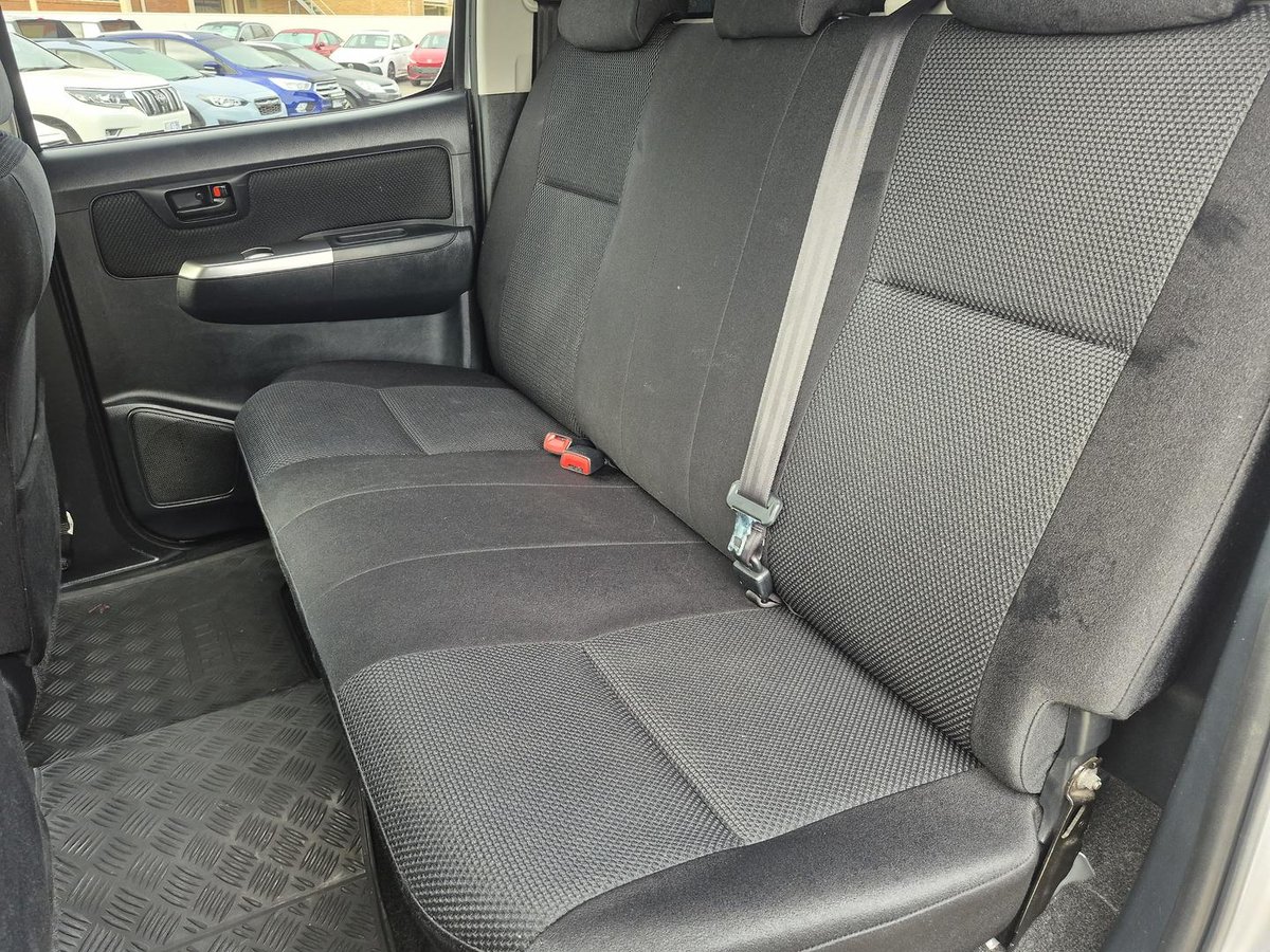 2015 Toyota Hilux SR5 KUN26R MY14 4X4 Dual Range image 9